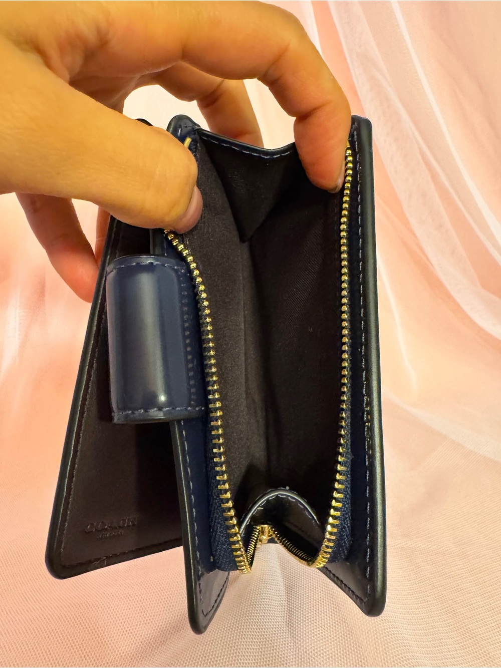 👛⁠[🌸like new]COACH Medium Rare Navy Blue Gold Hardware Leather Auth - Picture 7 of 9